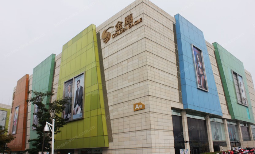 新泰金鹰奥莱城
